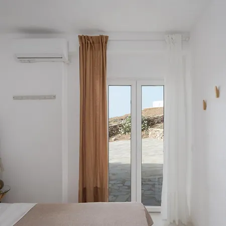 Lea Mykonos * Merchia Beach