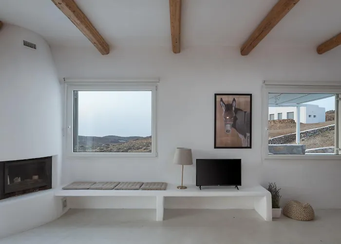 Lea Mykonos Merchia Beach